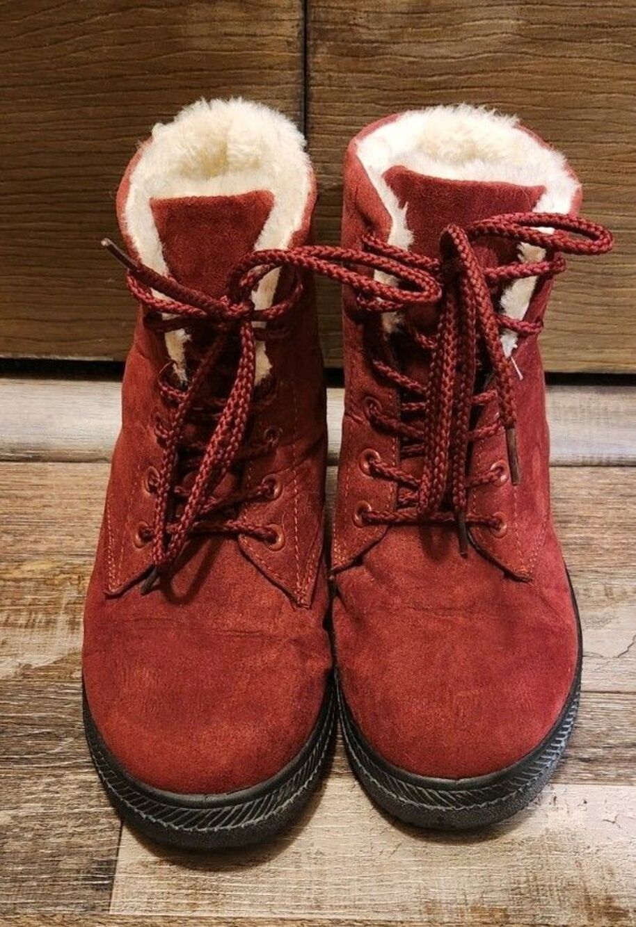 Ladies Size 7.5 SQL Maroon Lace Up Ankle Boots, Faux Fur Lined, Faux Suede